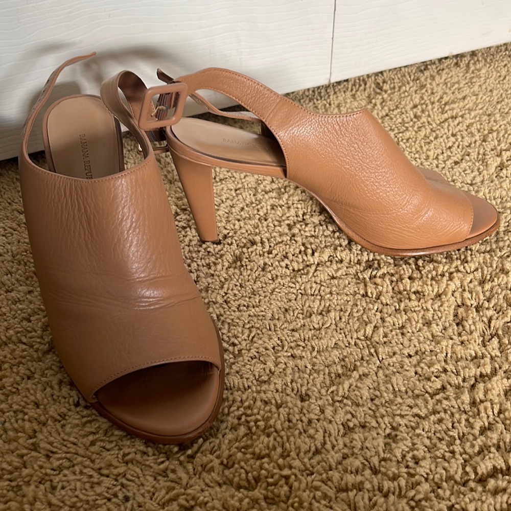 Banana Republic Tan Heels Woman 11